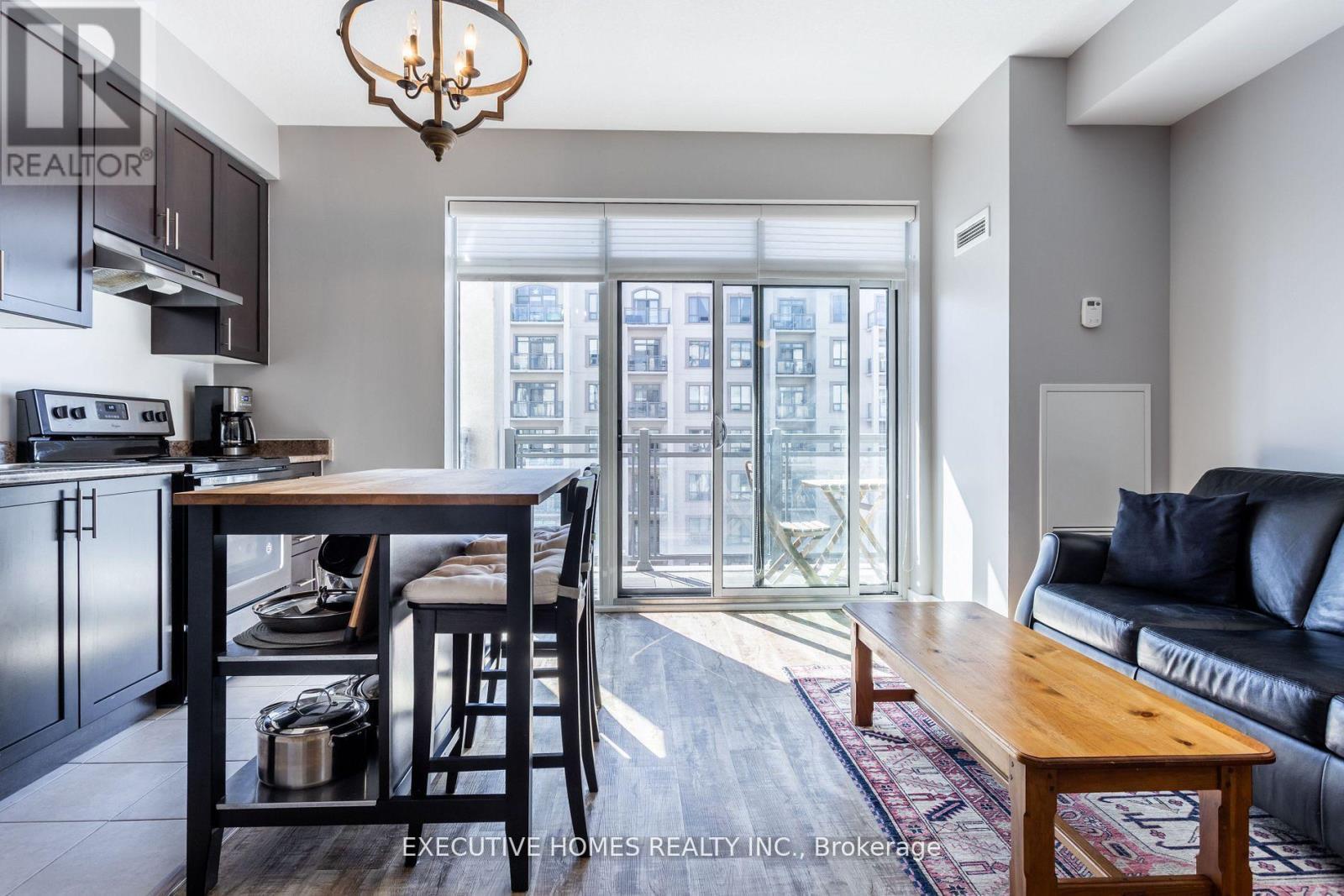 501 - 2486 Old Bronte Road, Oakville, ON - Indoor