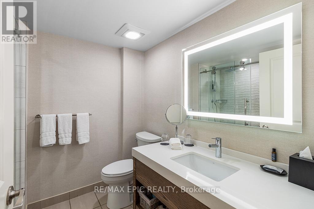 #252 - 220 Gord Canning Drive, Blue Mountains, ON - Indoor Photo Showing Bathroom