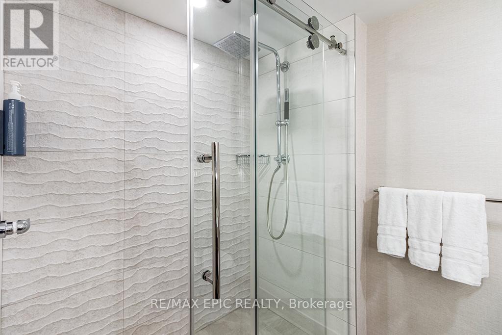 #252 - 220 Gord Canning Drive, Blue Mountains, ON - Indoor Photo Showing Bathroom