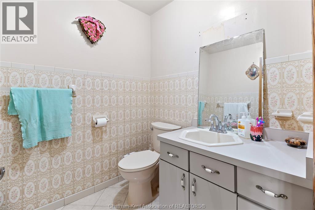 140 Little Street South, Blenheim, ON - Indoor Photo Showing Bathroom