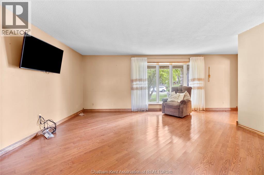 140 Little Street South, Blenheim, ON - Indoor