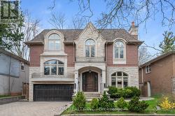 26 DANVILLE DRIVE Toronto, ON M2P 1J1