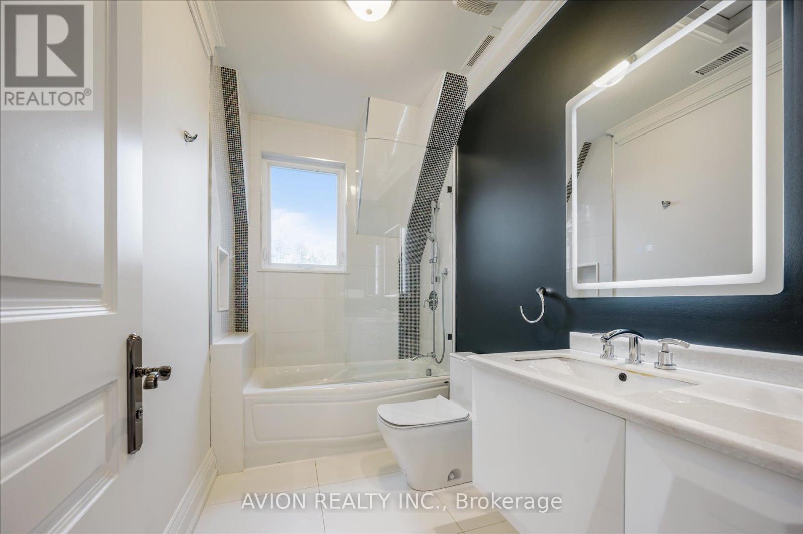 26 Danville Drive, Toronto, ON - Indoor Photo Showing Bathroom