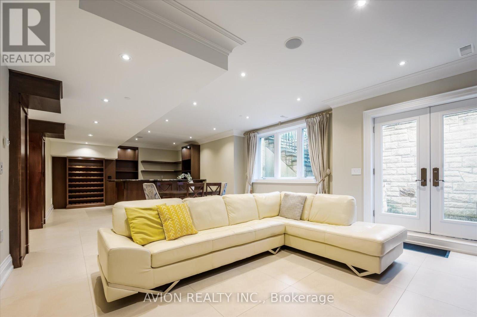 26 Danville Drive, Toronto, ON - Indoor Photo Showing Living Room