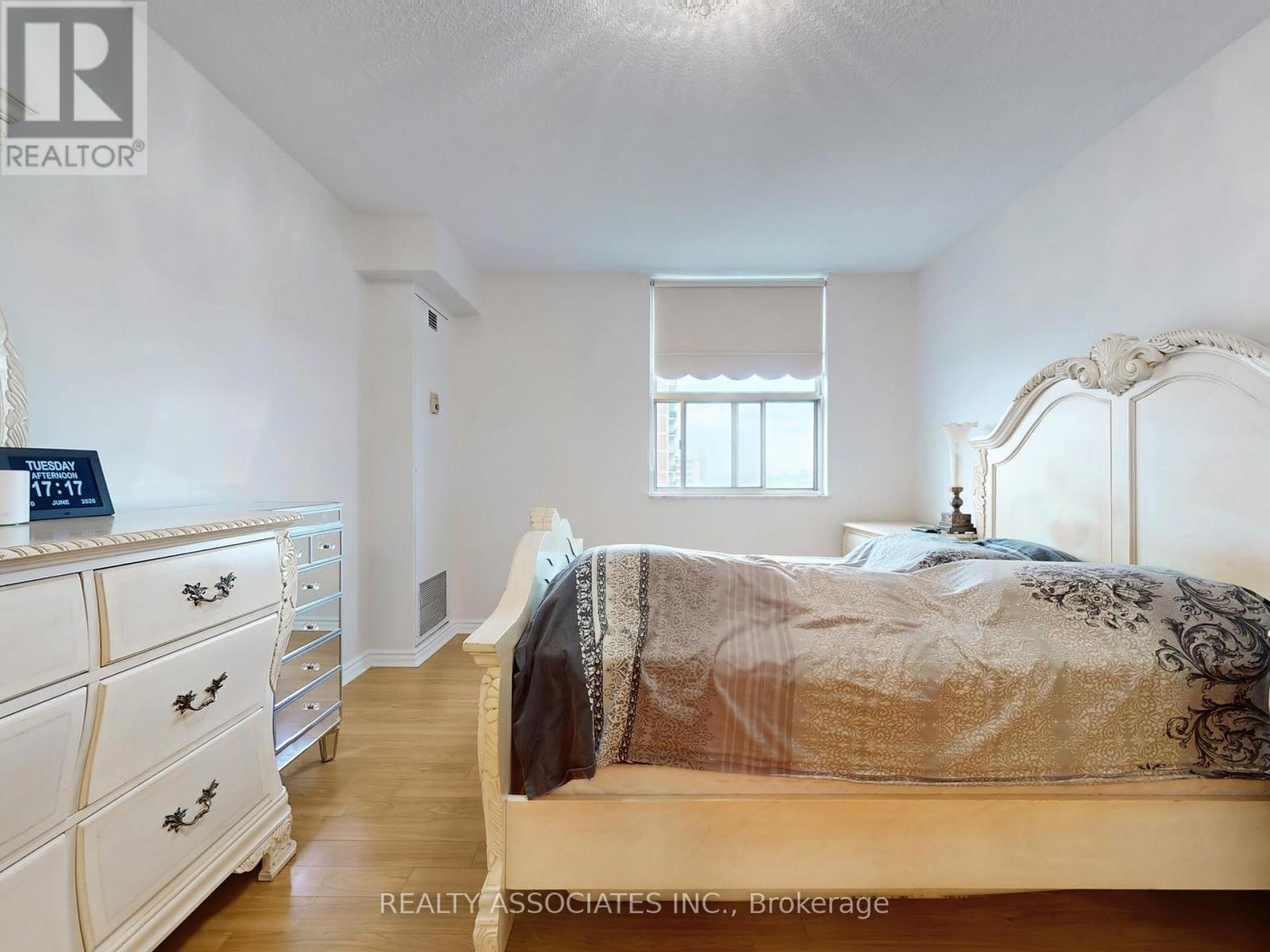 1704 - 205 Hilda Avenue, Toronto, ON - Indoor Photo Showing Bedroom
