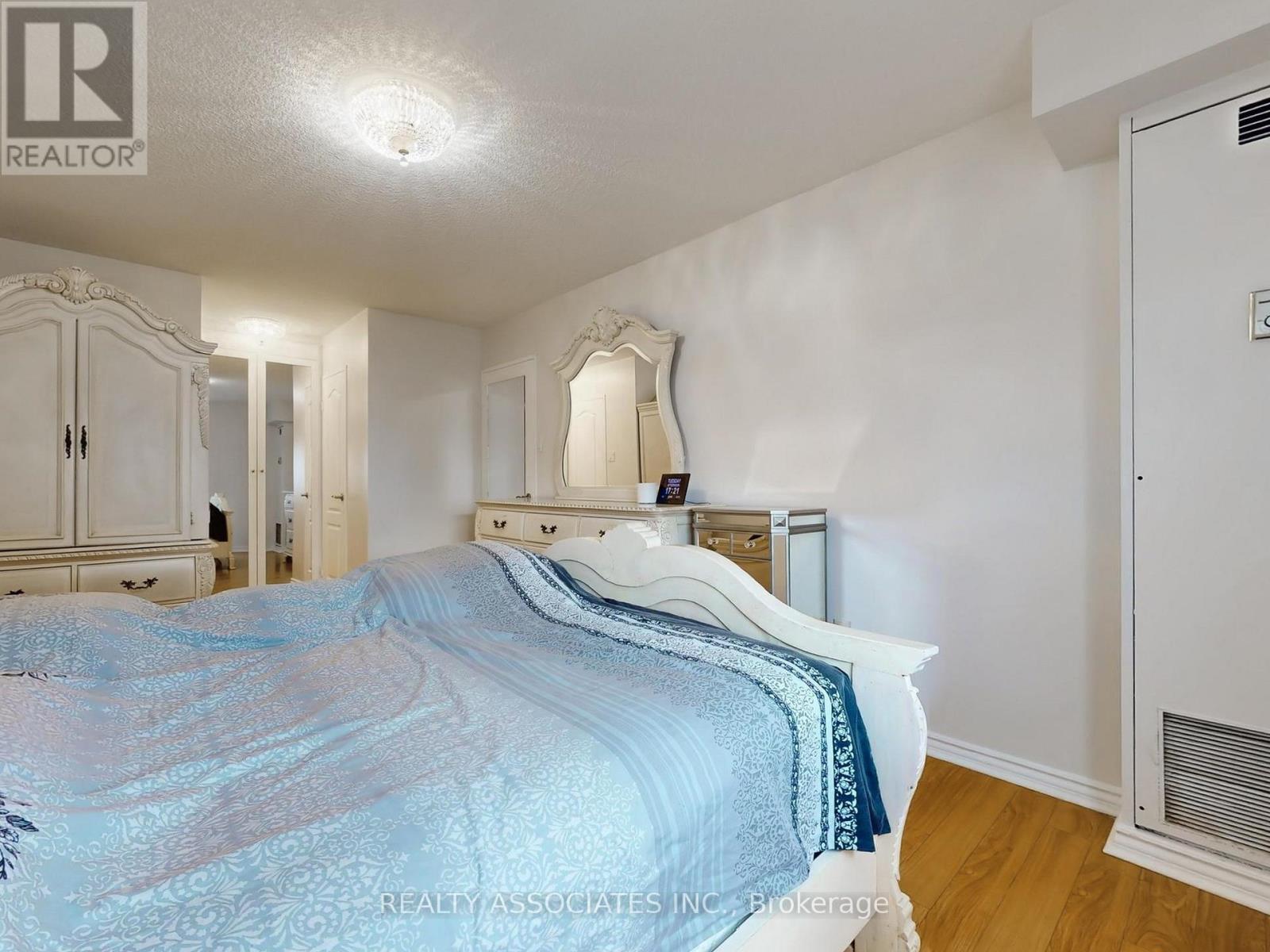 1704 - 205 Hilda Avenue, Toronto, ON - Indoor Photo Showing Bedroom
