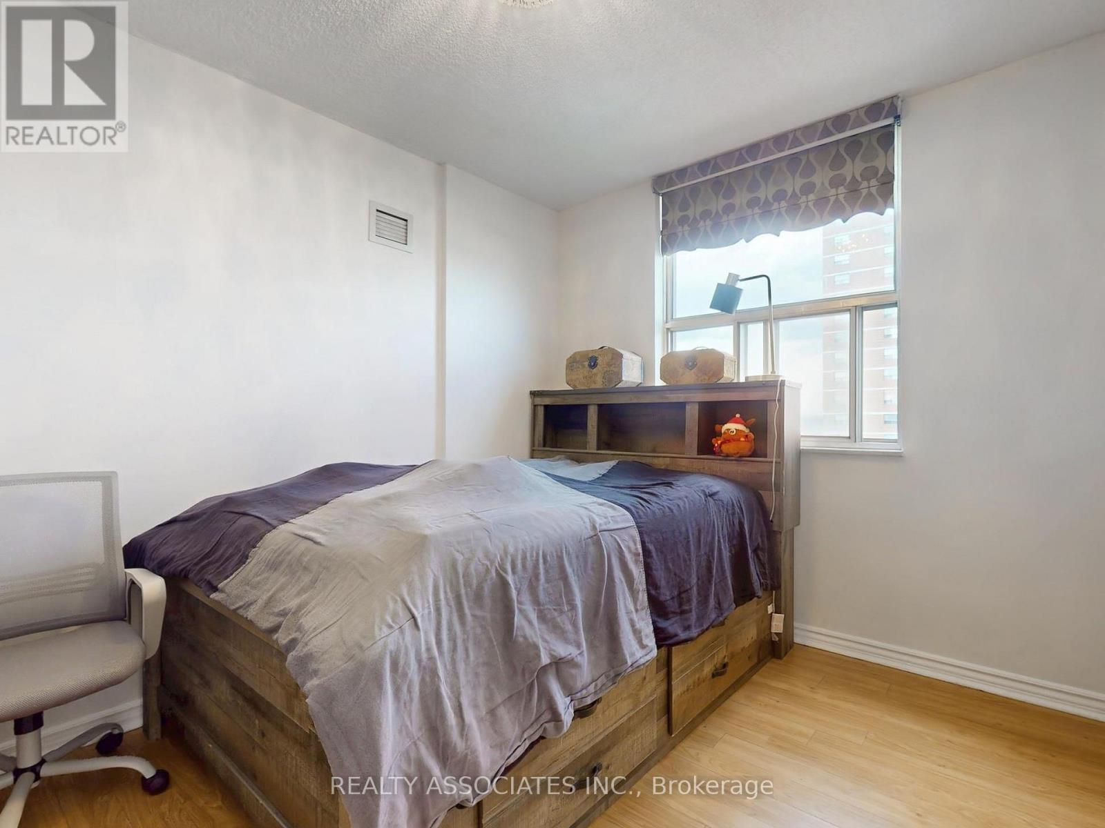 1704 - 205 Hilda Avenue, Toronto, ON - Indoor Photo Showing Bedroom