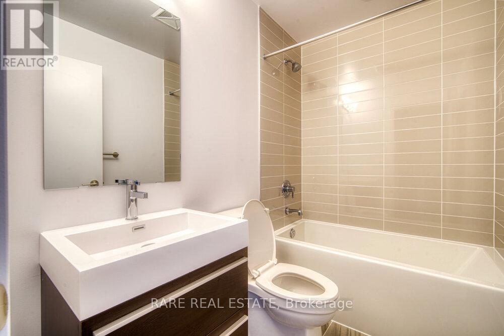 403 - 181 Bedford Road, Toronto, ON - Indoor Photo Showing Bathroom