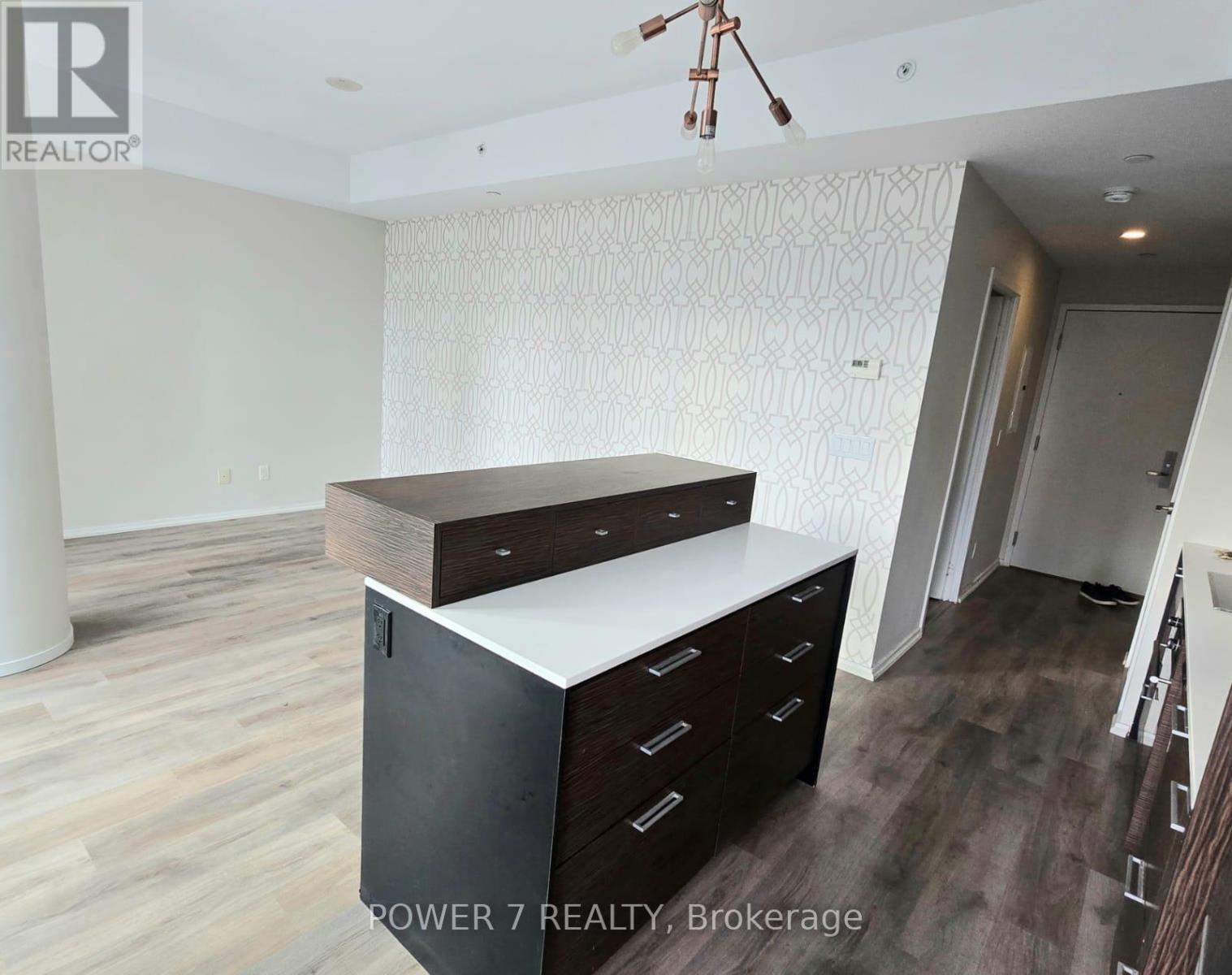 603 - 75 St Nicholas Street, Toronto, ON - Indoor Photo Showing Other Room