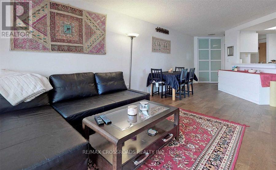410 - 7 Concorde Place, Toronto, ON - Indoor Photo Showing Living Room