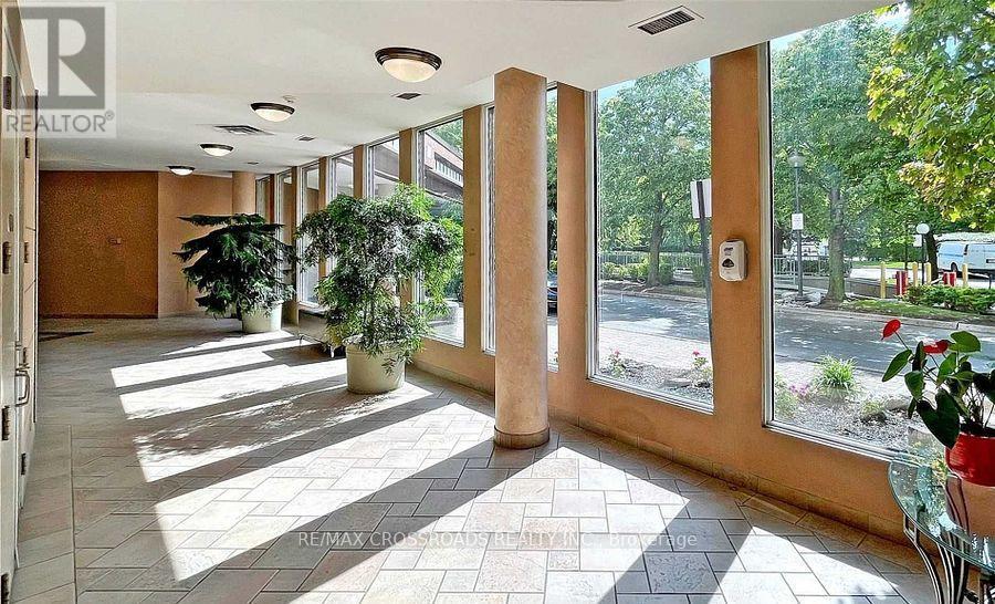 410 - 7 Concorde Place, Toronto, ON - With Exterior