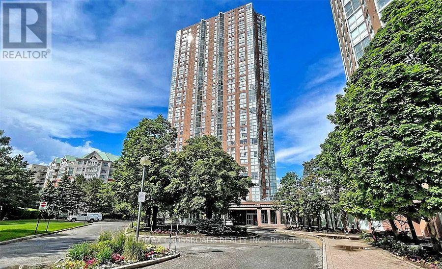 410 - 7 Concorde Place, Toronto, ON - Outdoor