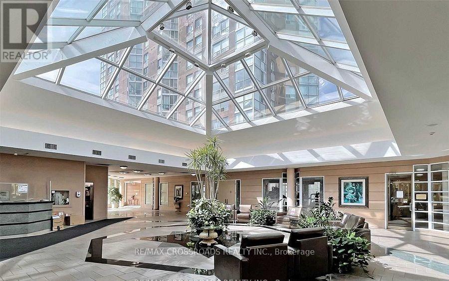 410 - 7 Concorde Place, Toronto, ON - Indoor Photo Showing Other Room