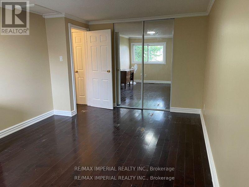 Front Unit - 166 Hupfield Trail E, Toronto, ON - Indoor Photo Showing Other Room