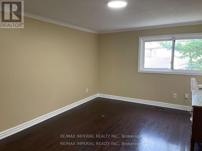 Front Unit - 166 Hupfield Trail E, Toronto, ON - Indoor Photo Showing Other Room