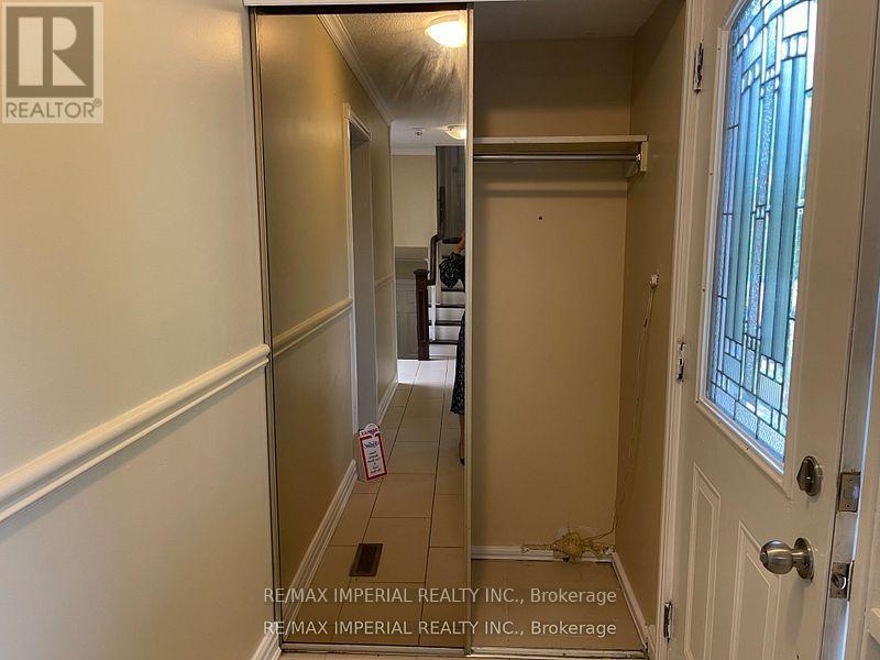 Front Unit - 166 Hupfield Trail E, Toronto, ON - Indoor Photo Showing Other Room