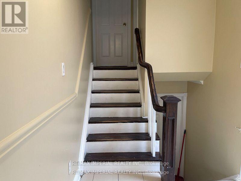 Front Unit - 166 Hupfield Trail E, Toronto, ON - Indoor Photo Showing Other Room