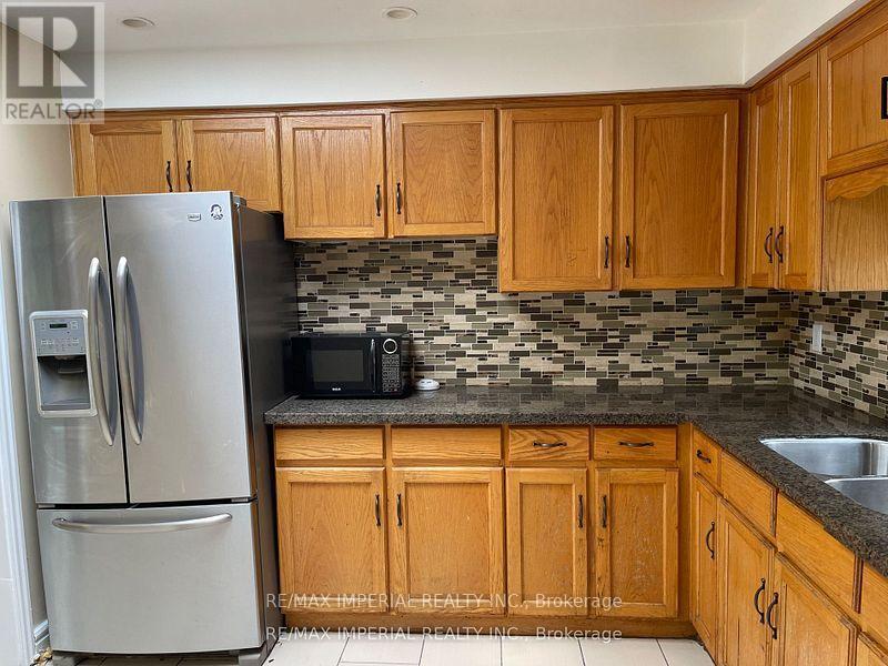 Front Unit - 166 Hupfield Trail E, Toronto, ON - Indoor Photo Showing Kitchen