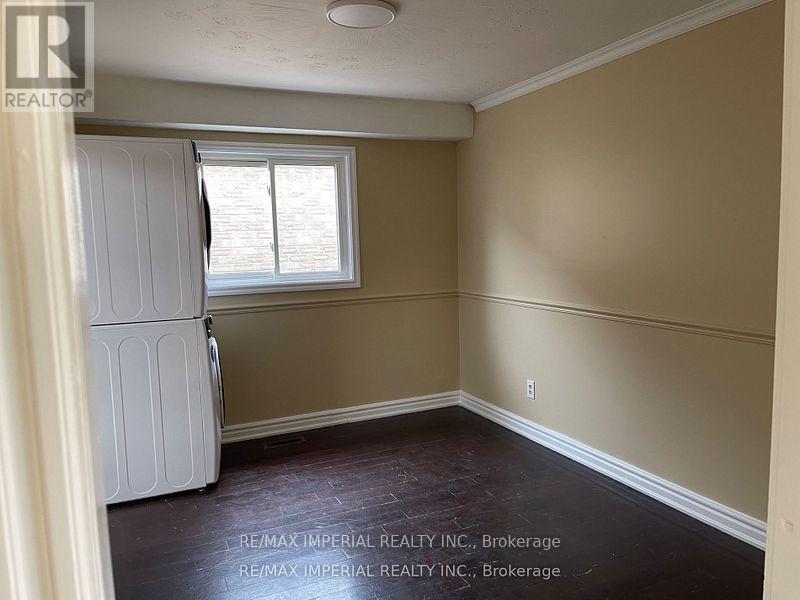 Front Unit - 166 Hupfield Trail E, Toronto, ON - Indoor Photo Showing Other Room