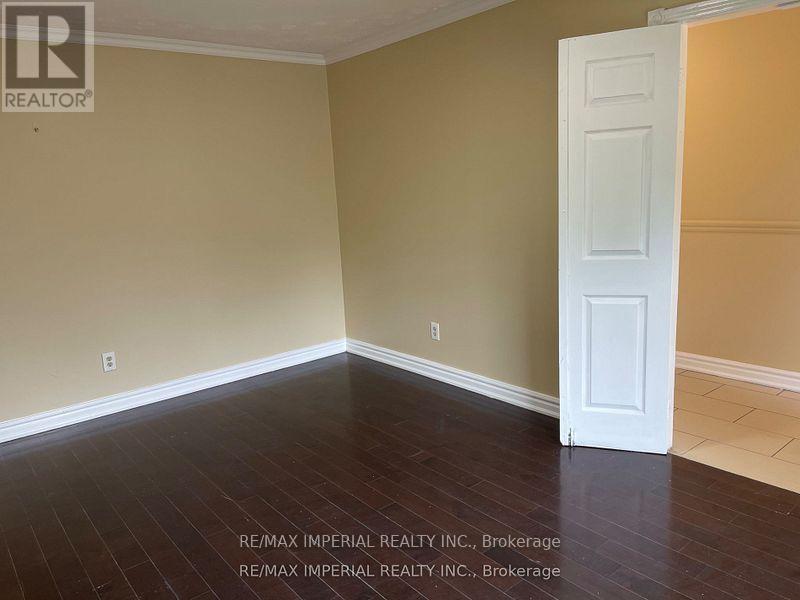 Front Unit - 166 Hupfield Trail E, Toronto, ON - Indoor Photo Showing Other Room