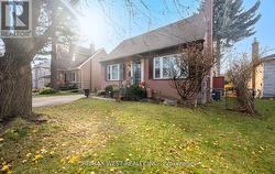57 WESTGLEN CRESCENT Toronto, ON M9B 4R2