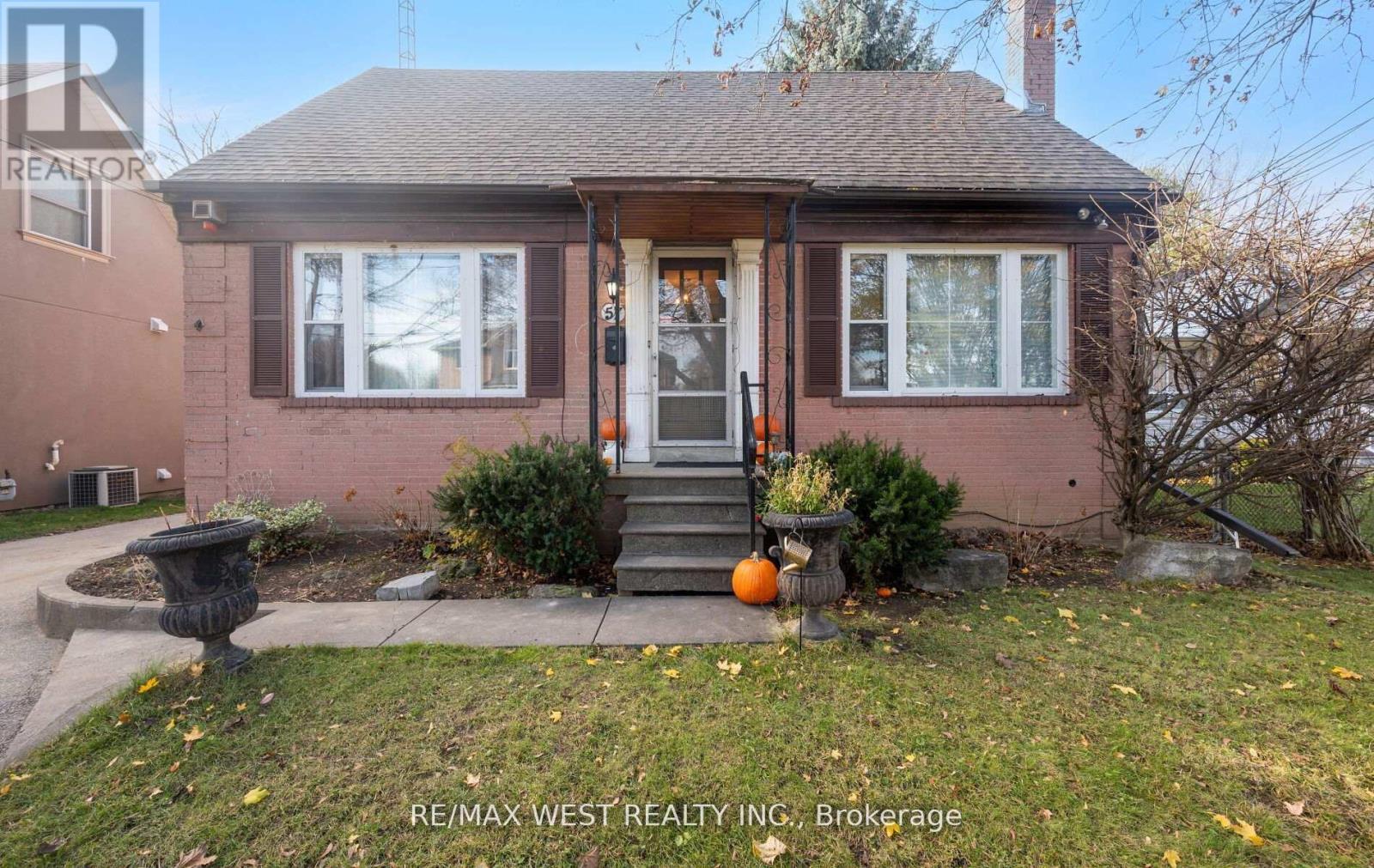 57 Westglen Crescent, Toronto, ON - Outdoor