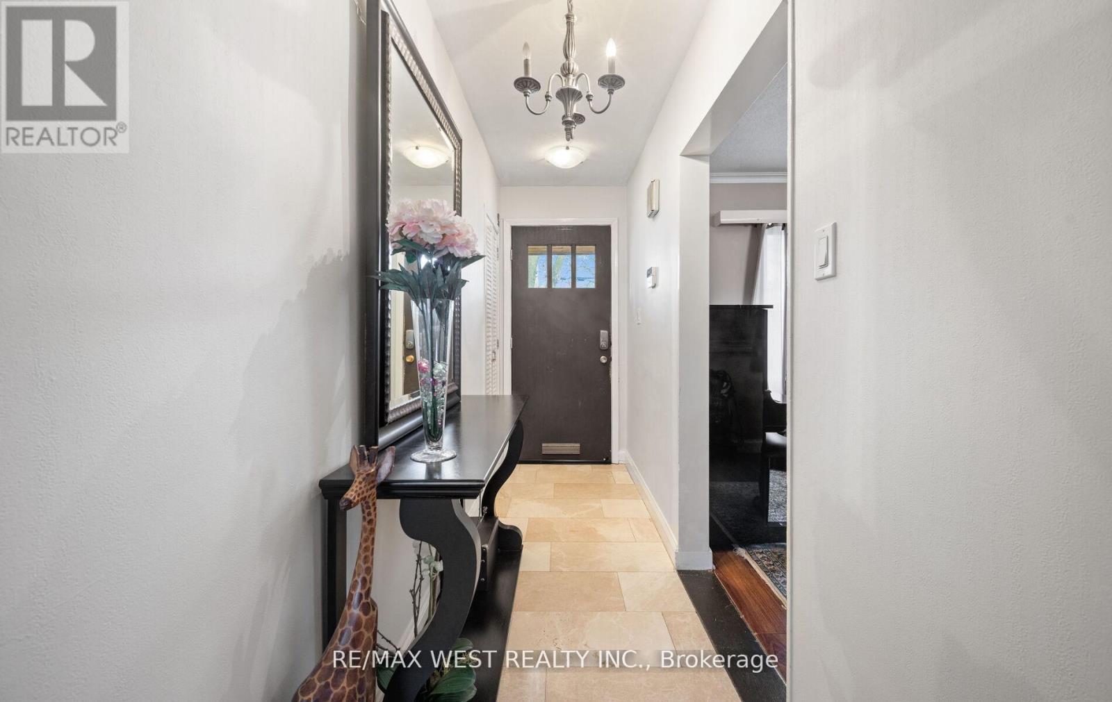 57 Westglen Crescent, Toronto, ON - Indoor Photo Showing Other Room