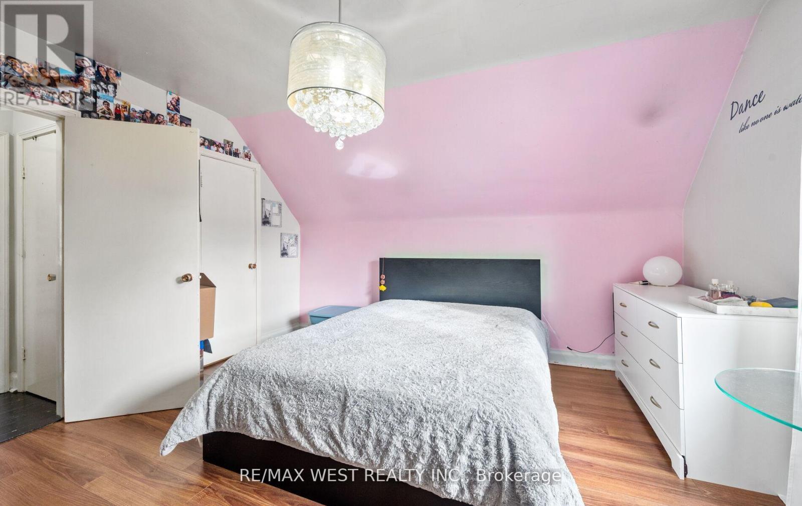 57 Westglen Crescent, Toronto, ON - Indoor Photo Showing Bedroom