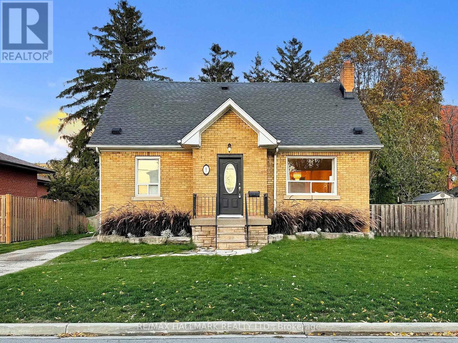 1 Andrew Avenue, Toronto, ON - Outdoor