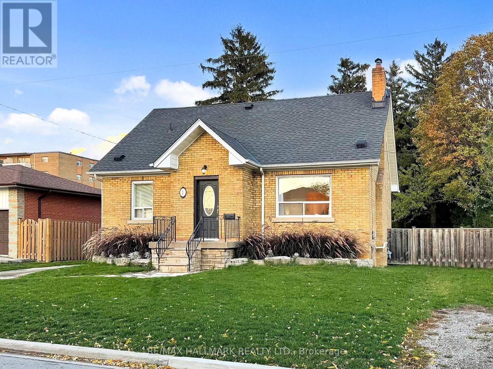 1 Andrew Avenue, Toronto, ON - Outdoor