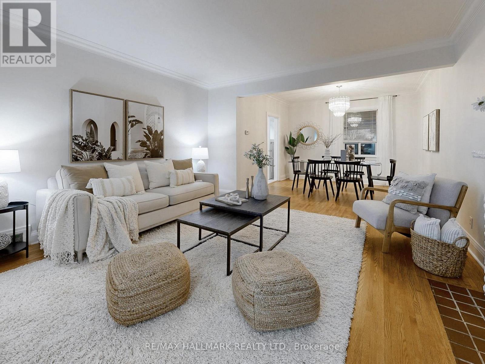 1 Andrew Avenue, Toronto, ON - Indoor Photo Showing Living Room