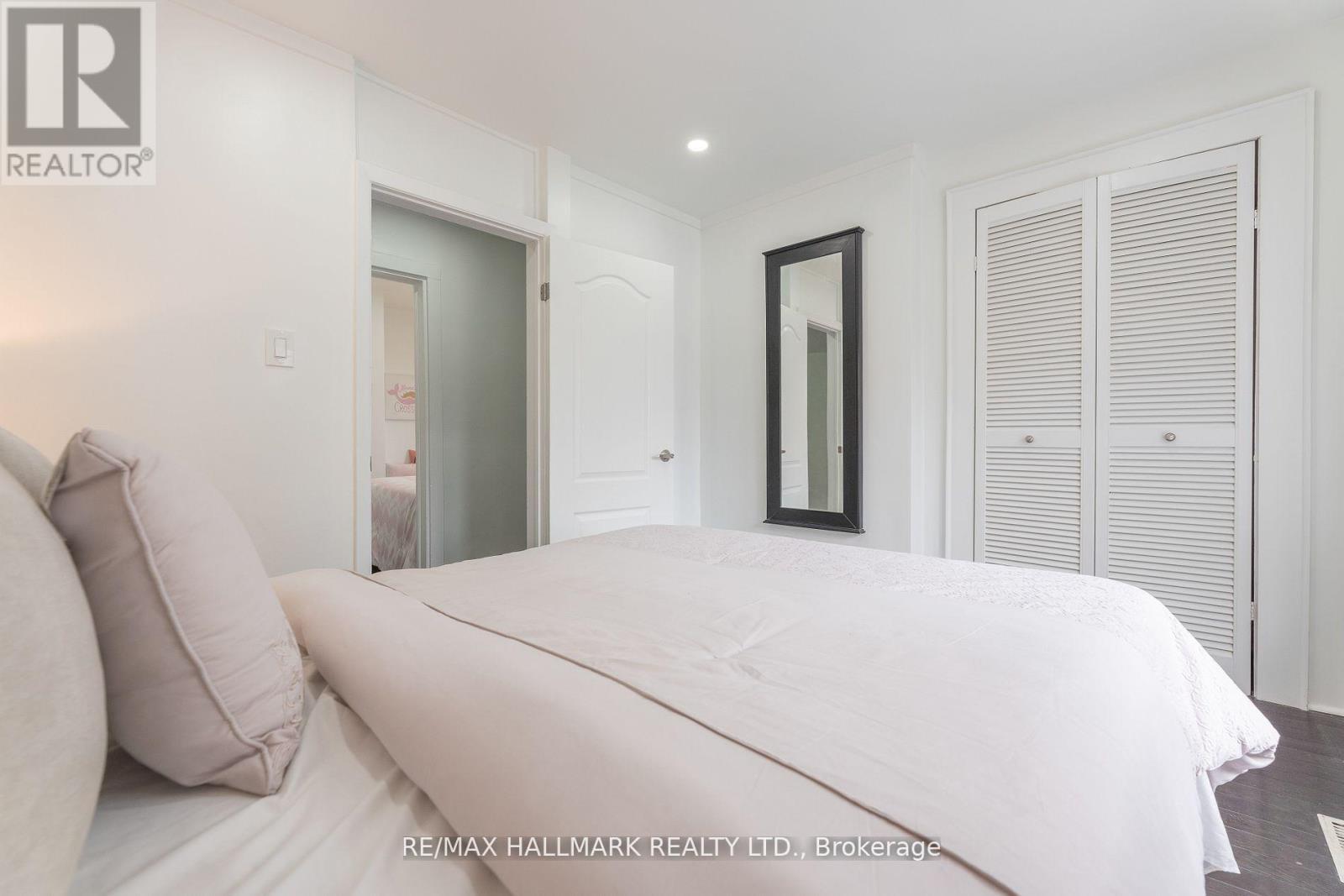 106 Willow Avenue, Toronto, ON - Indoor Photo Showing Bedroom