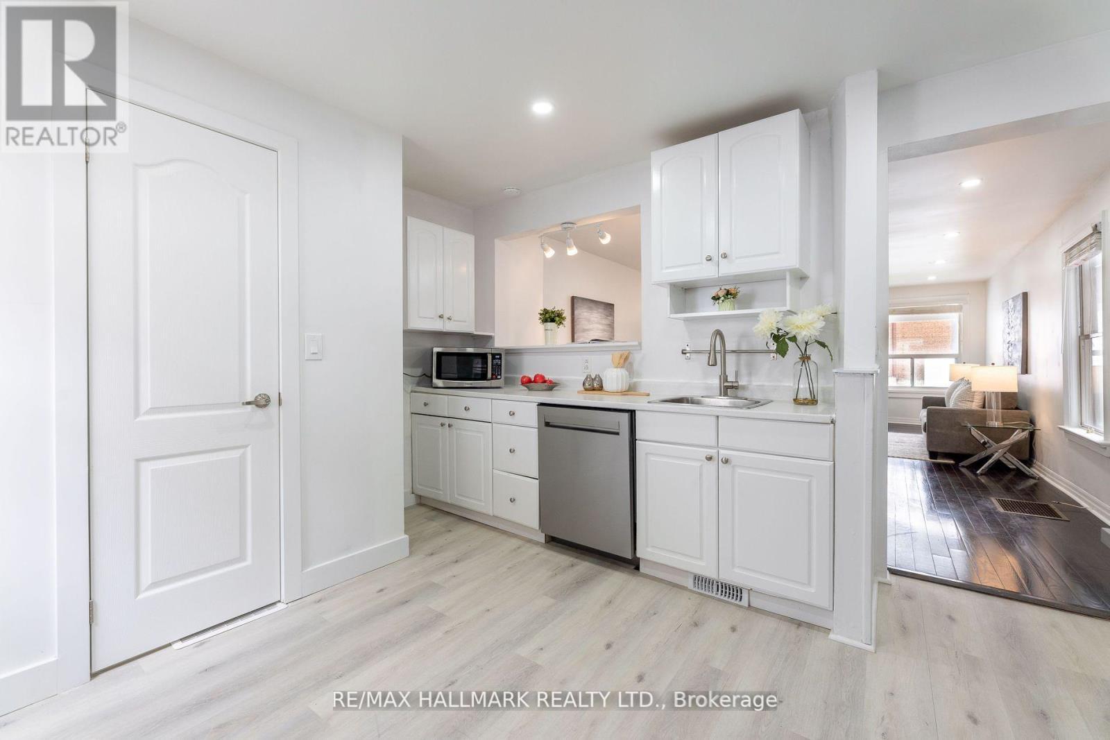106 Willow Avenue, Toronto, ON - Indoor Photo Showing Kitchen