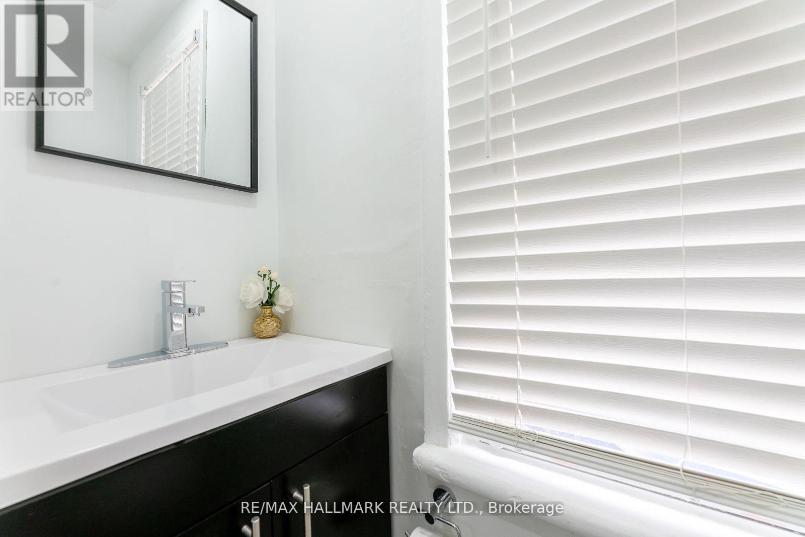 106 Willow Avenue, Toronto, ON - Indoor