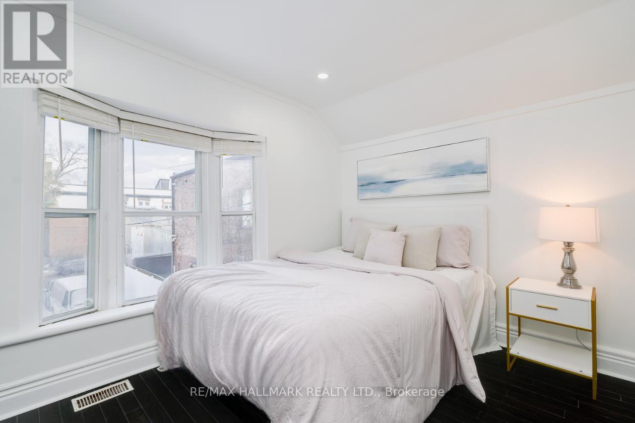 106 Willow Avenue, Toronto, ON - Indoor Photo Showing Bedroom