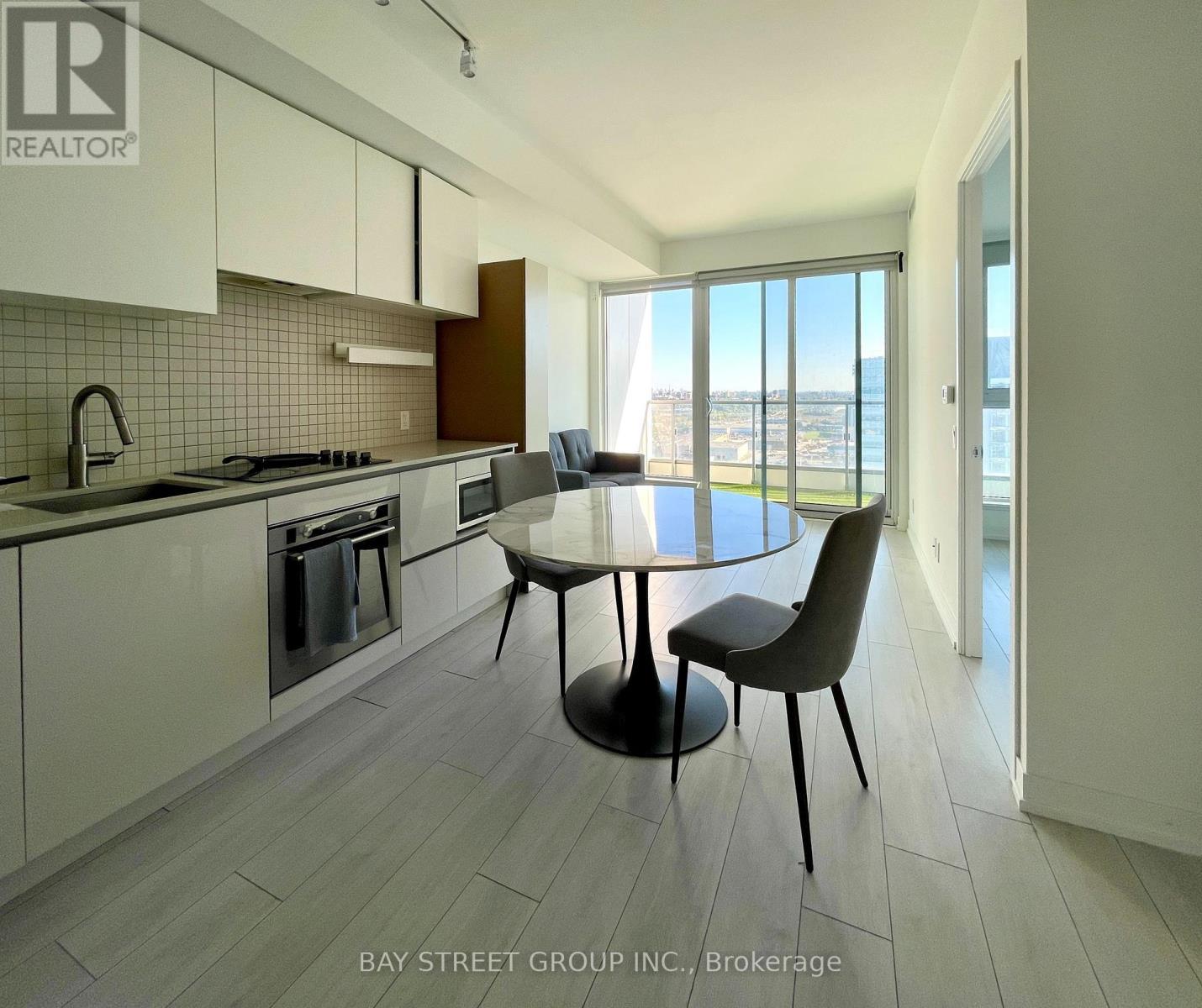 2207 - 5 Buttermill Avenue, Vaughan, ON - Indoor