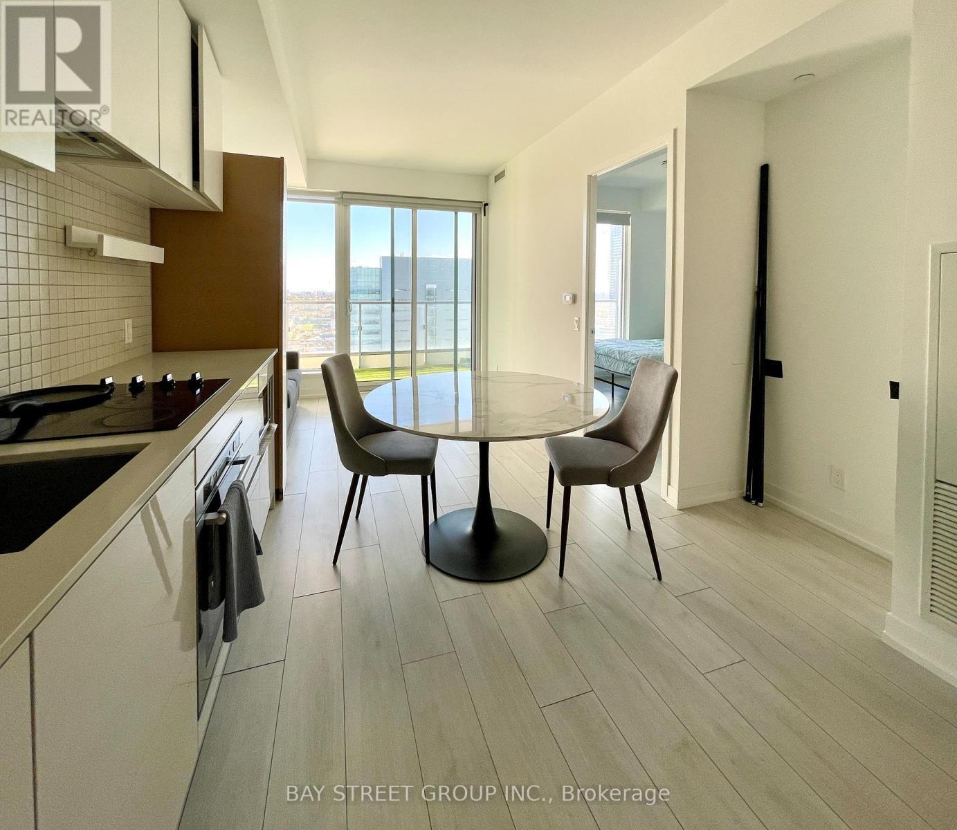 2207 - 5 Buttermill Avenue, Vaughan, ON - Indoor