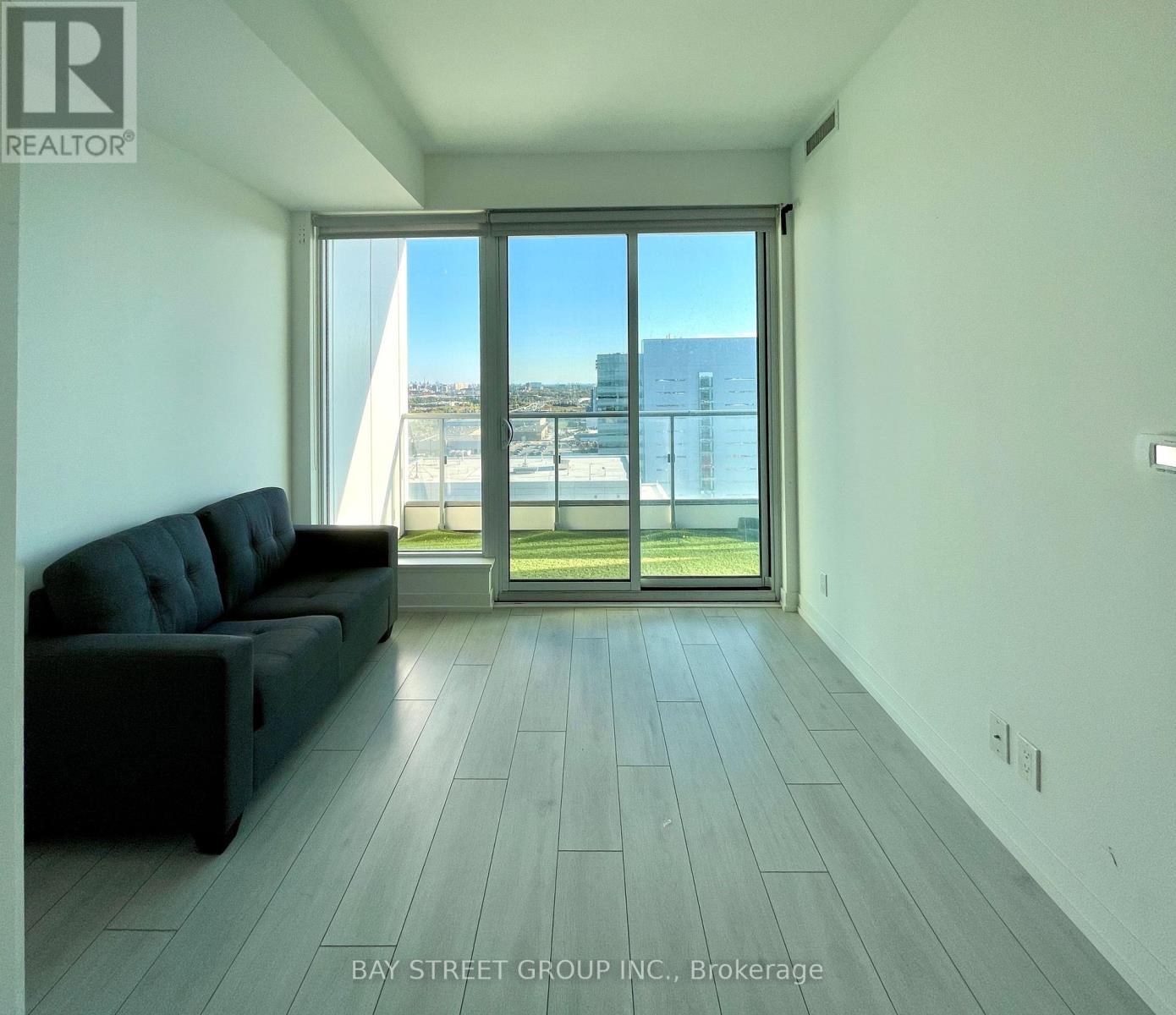 2207 - 5 Buttermill Avenue, Vaughan, ON - Indoor Photo Showing Other Room