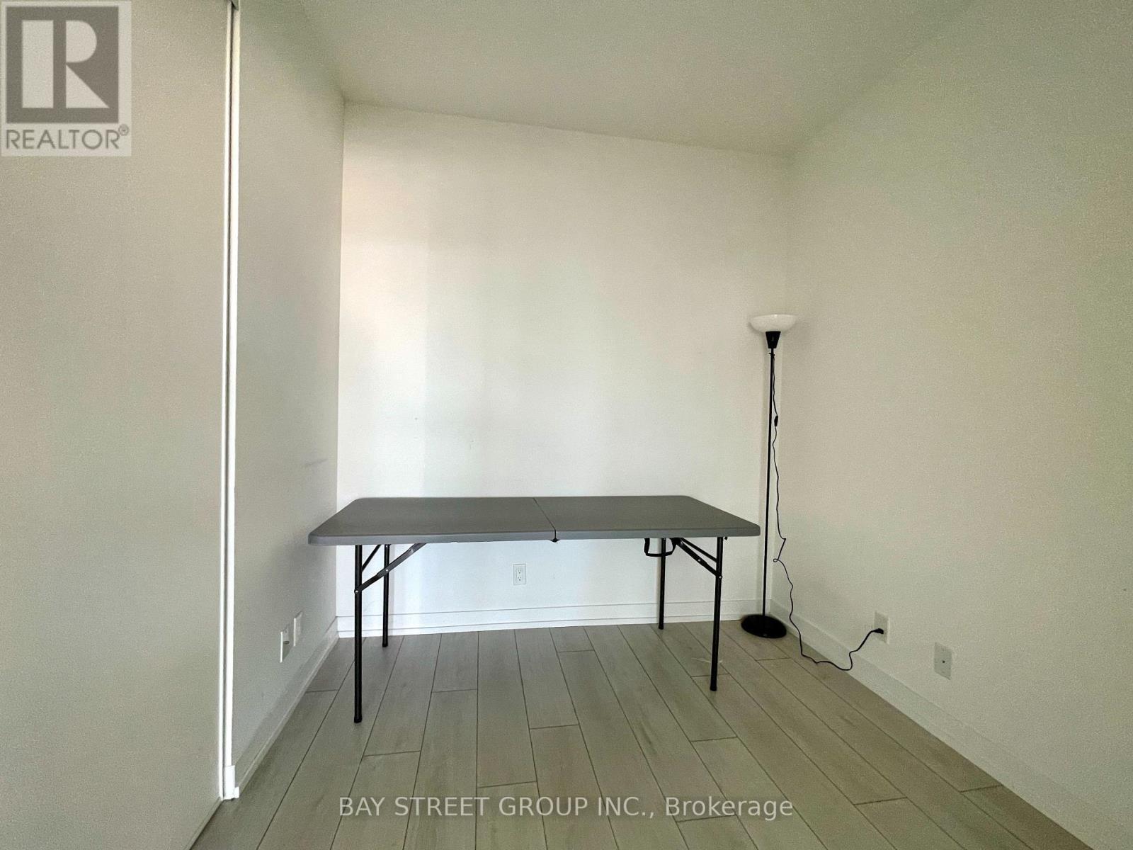 2207 - 5 Buttermill Avenue, Vaughan, ON - Indoor Photo Showing Other Room