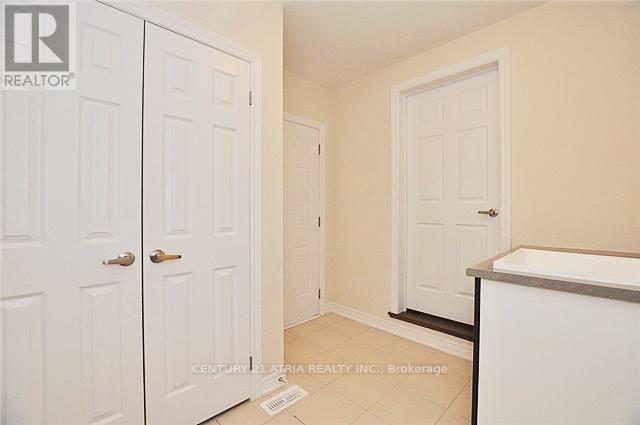 4 Applegate Drive, East Gwillimbury, ON - Indoor Photo Showing Other Room