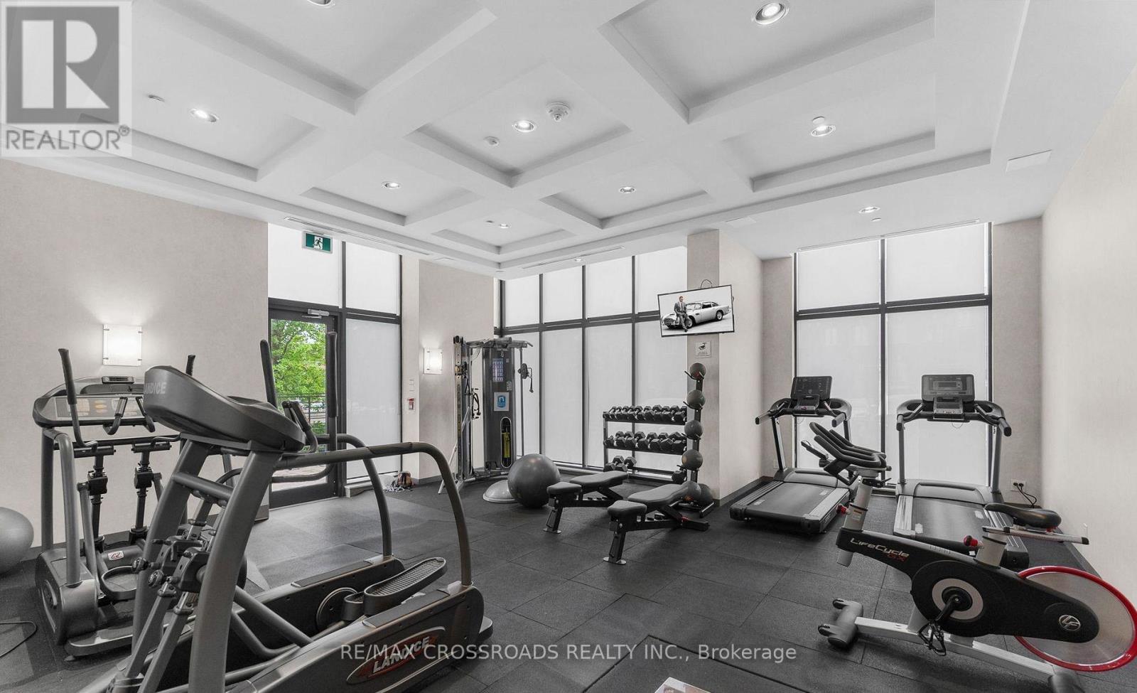 305 - 9582 Markham Road, Markham, ON - Indoor Photo Showing Gym Room
