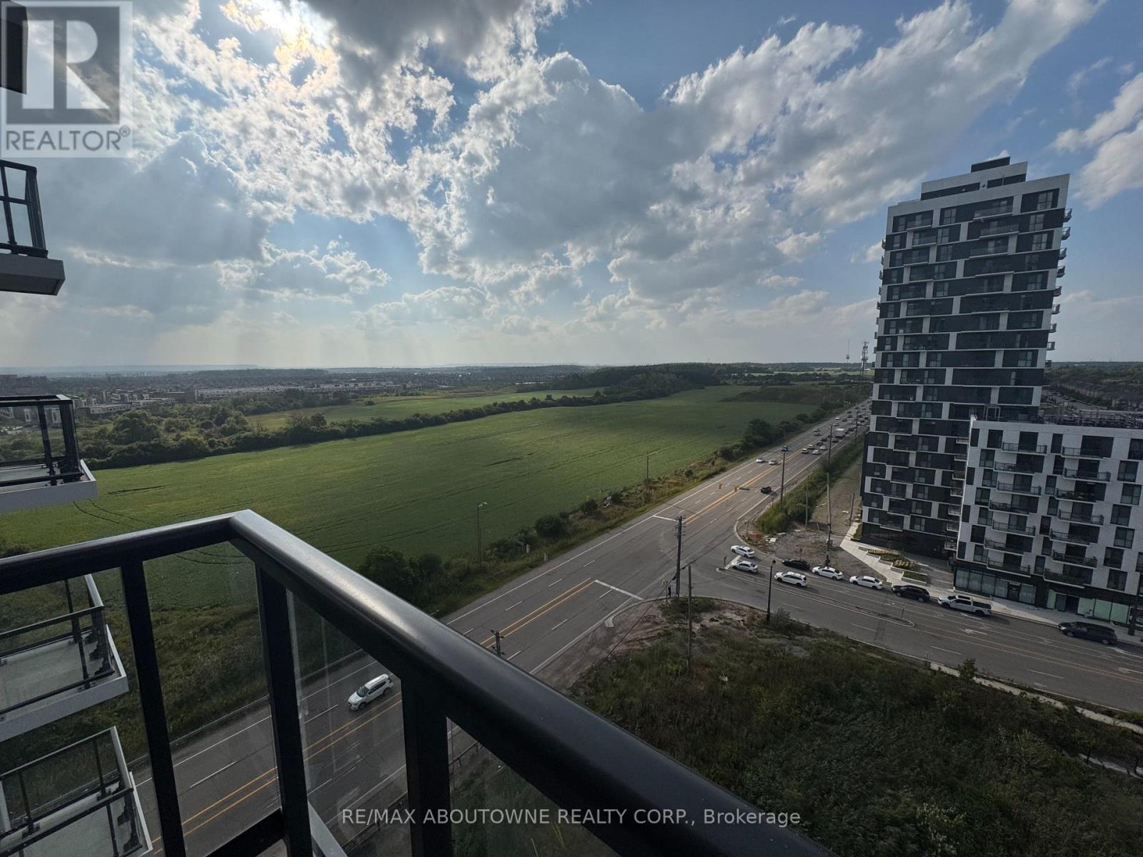 1204 - 3079 Trafalgar Road, Oakville, ON - Outdoor With View