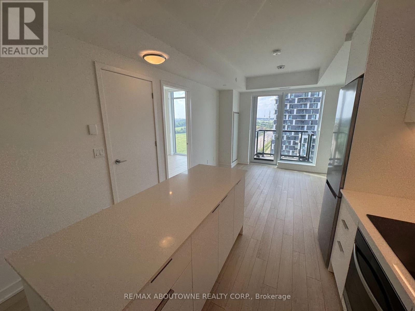 1204 - 3079 Trafalgar Road, Oakville, ON - Indoor Photo Showing Other Room