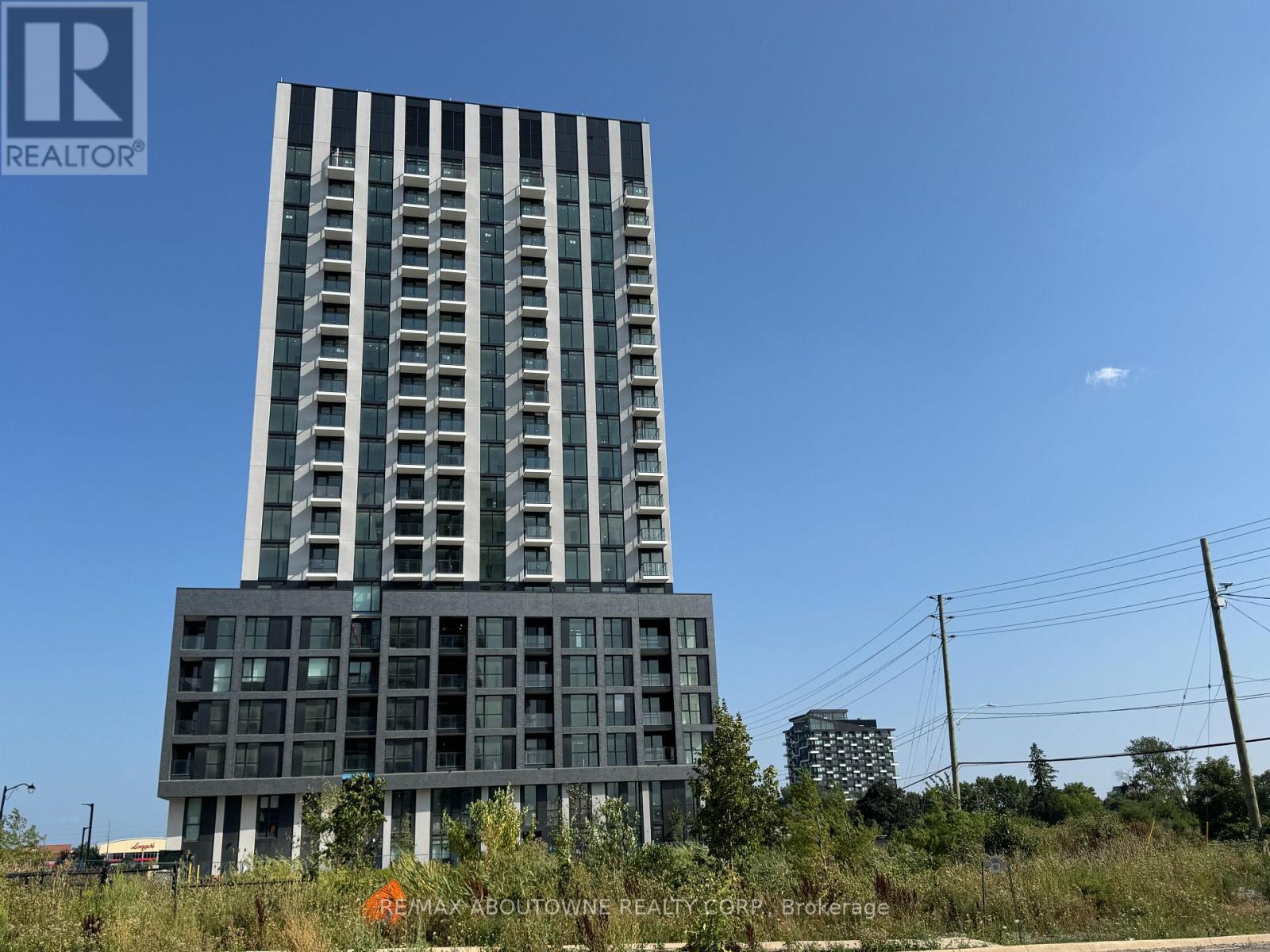 1204 - 3079 Trafalgar Road, Oakville, ON - Outdoor With Facade