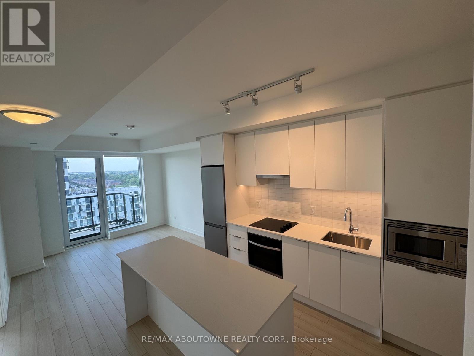 1204 - 3079 Trafalgar Road, Oakville, ON - Indoor Photo Showing Kitchen