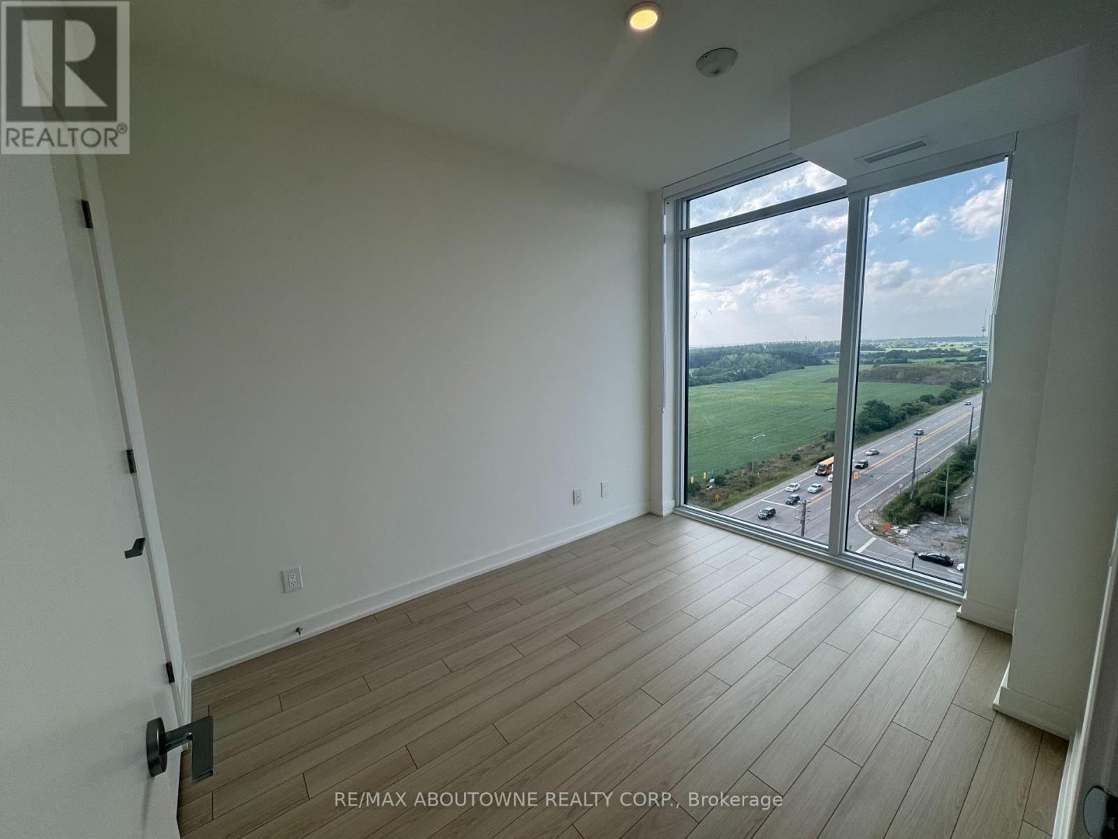 1204 - 3079 Trafalgar Road, Oakville, ON - Indoor Photo Showing Other Room