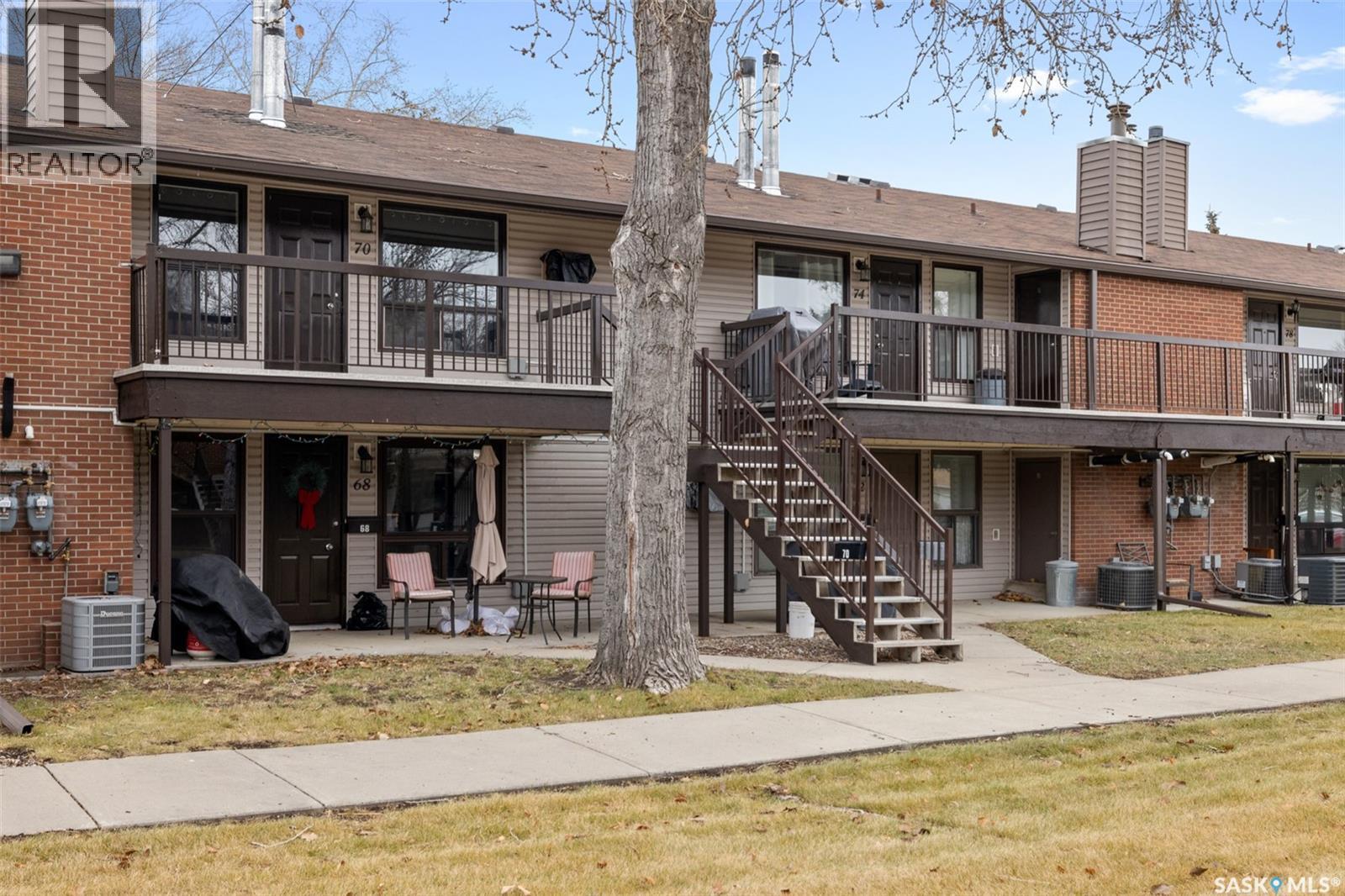 70 Gore Place, Regina, SK - Outdoor With Deck Patio Veranda