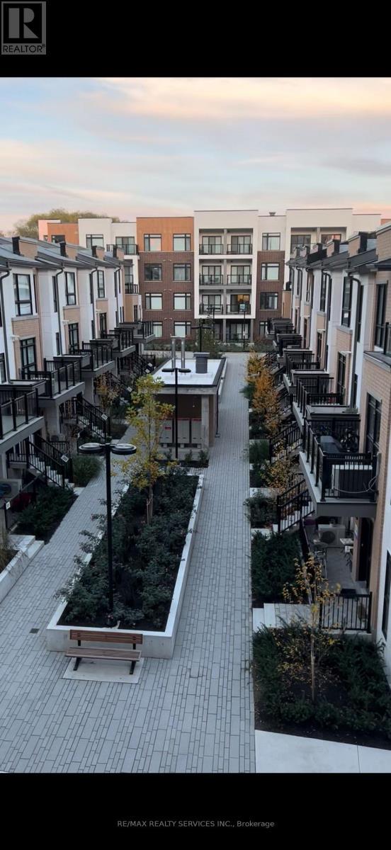 301 - 160 Canon Jackson Drive, Toronto, ON - Outdoor