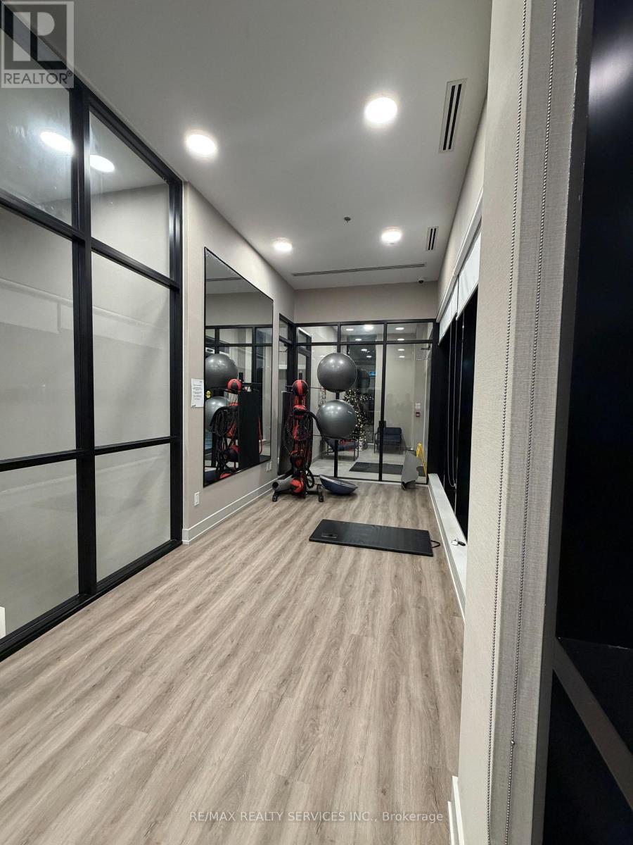 301 - 160 Canon Jackson Drive, Toronto, ON - Indoor Photo Showing Other Room