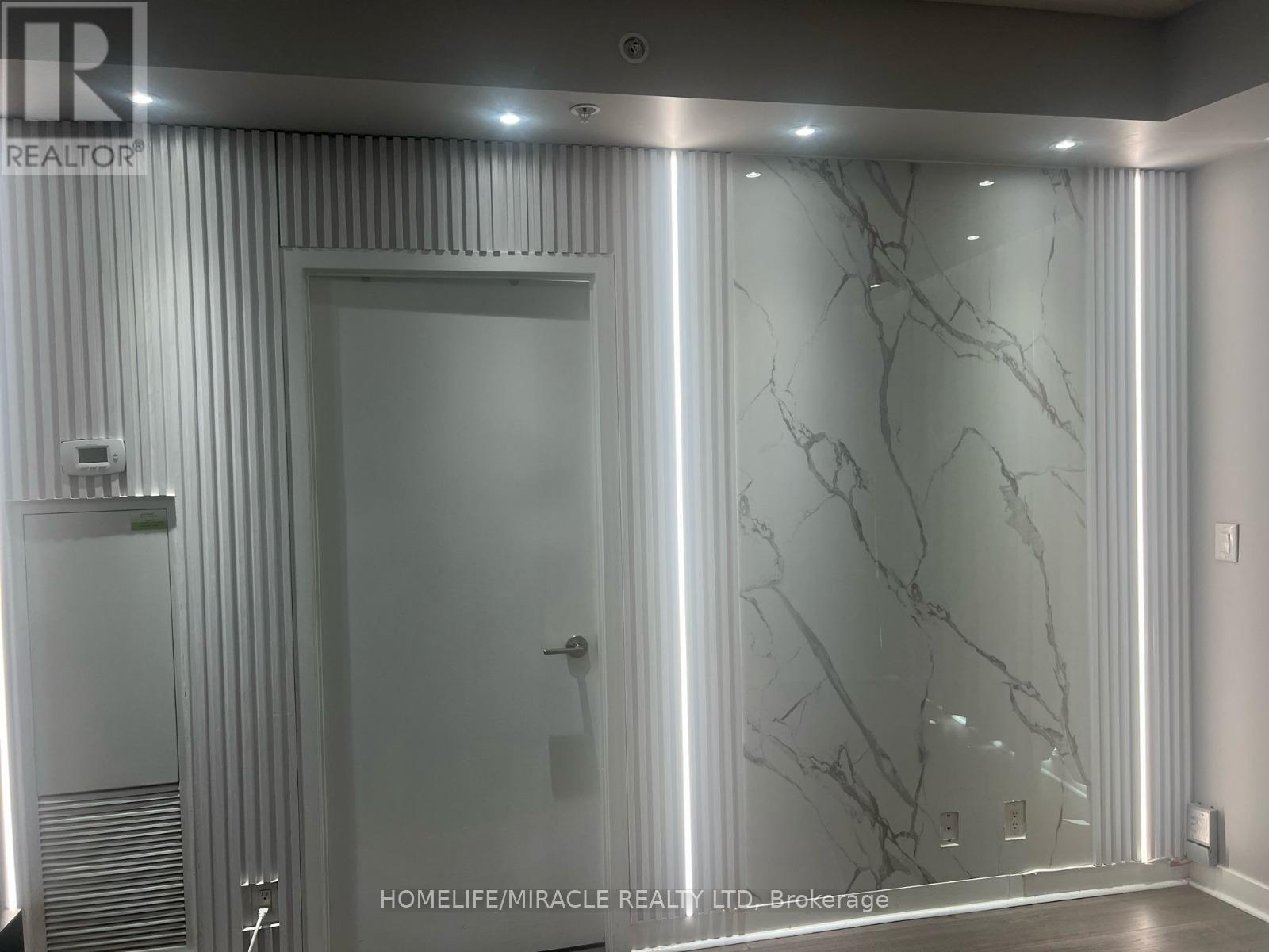 1406 - 3985 Grand Park Drive, Mississauga, ON - Indoor Photo Showing Bathroom